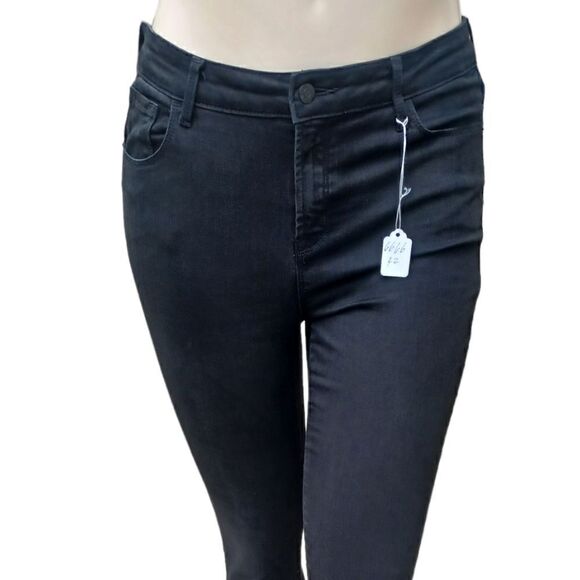 Old Navy Denim - 666643.....Old Navy Rockstar Super Skinny Jeans Size 14, W32, 27"Inseam 9"Rise